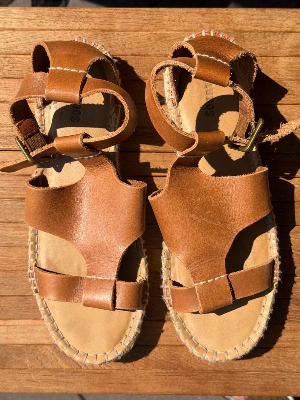 Women’s Saludos Tan Strappy Sandals Size 8